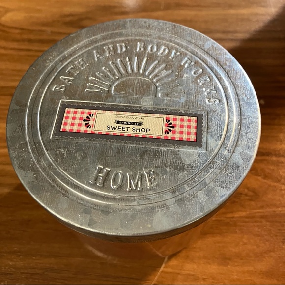 Bath & Body Works Strawberry Sorbet Candle 3 Wick Galvanized Lid Farmhouse - Picture 2 of 5